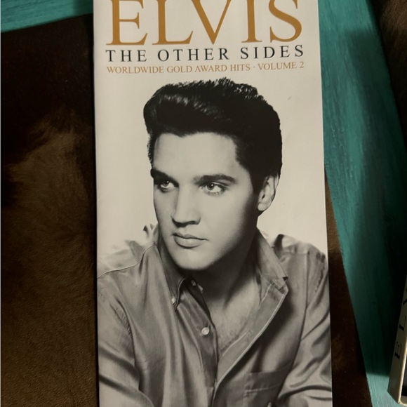 $5 bundled - Elvis collector CD set - Picture 6 of 9
